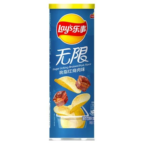 Lays Finger Licking Braised Pork Flavoured Chips 90g (China) by Twice as Sweet comes in a blue can with English and Chinese text, featuring images of braised pork and chips—ideal for hong shao rou fans seeking a unique savoury snack.